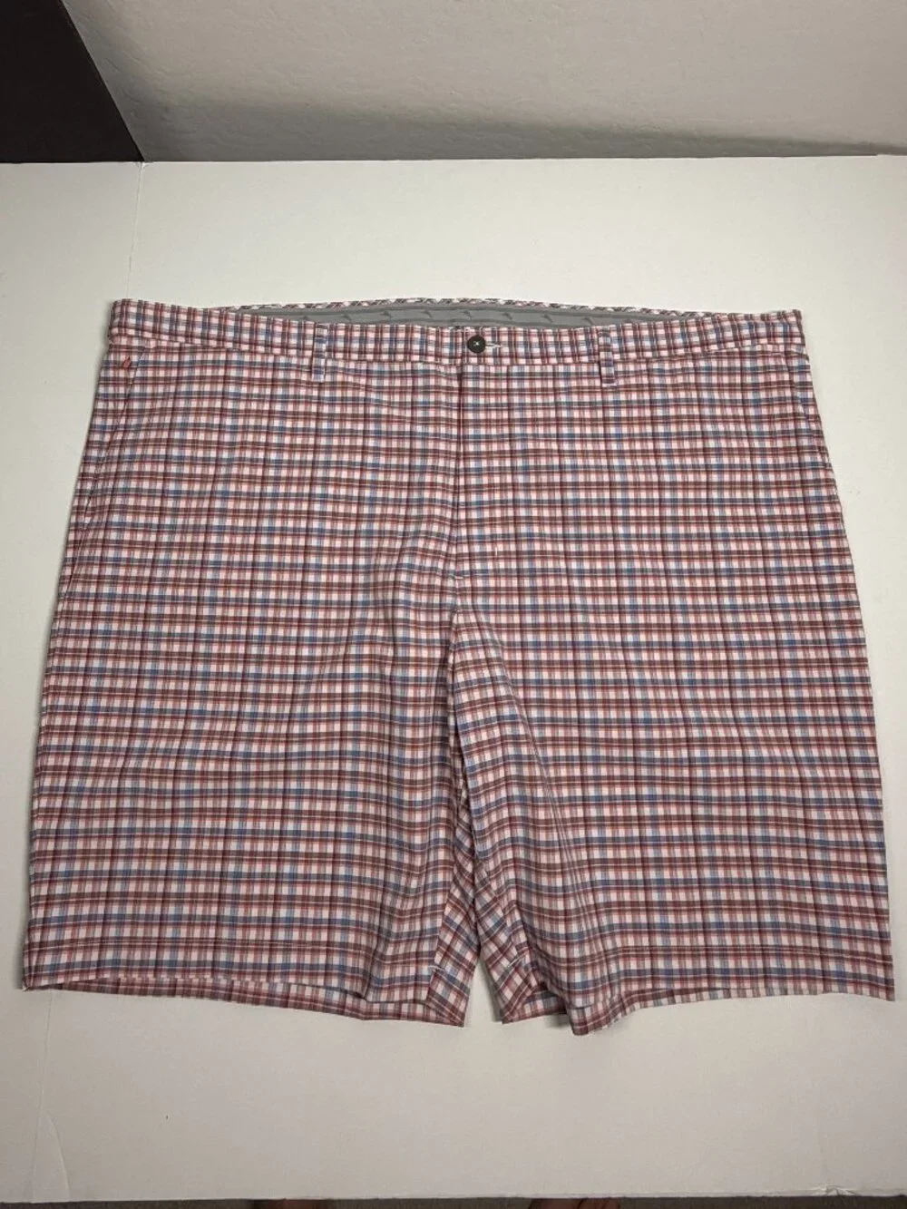 Tommy Bahama Microfiber Comfort Shorts - 54 Regular - Golf Ready